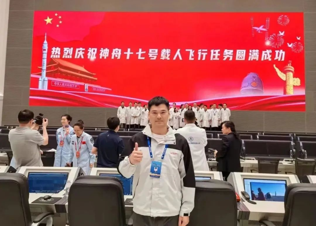 神舟十九号发射圆满成功，中国航天又见大红屏！
